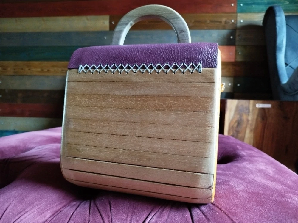 Dřevěná kabelka - purple